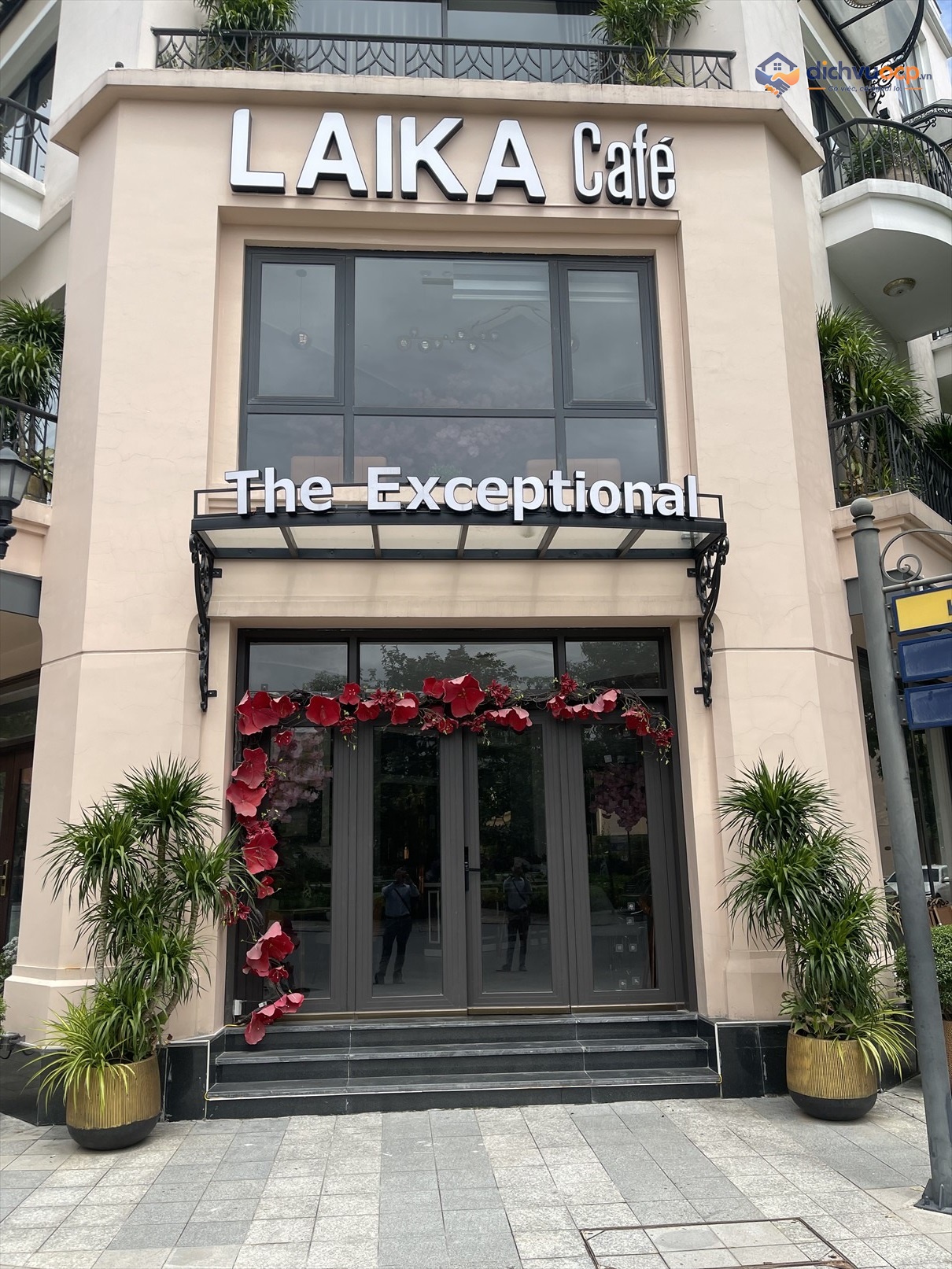 LAIKA Cafe