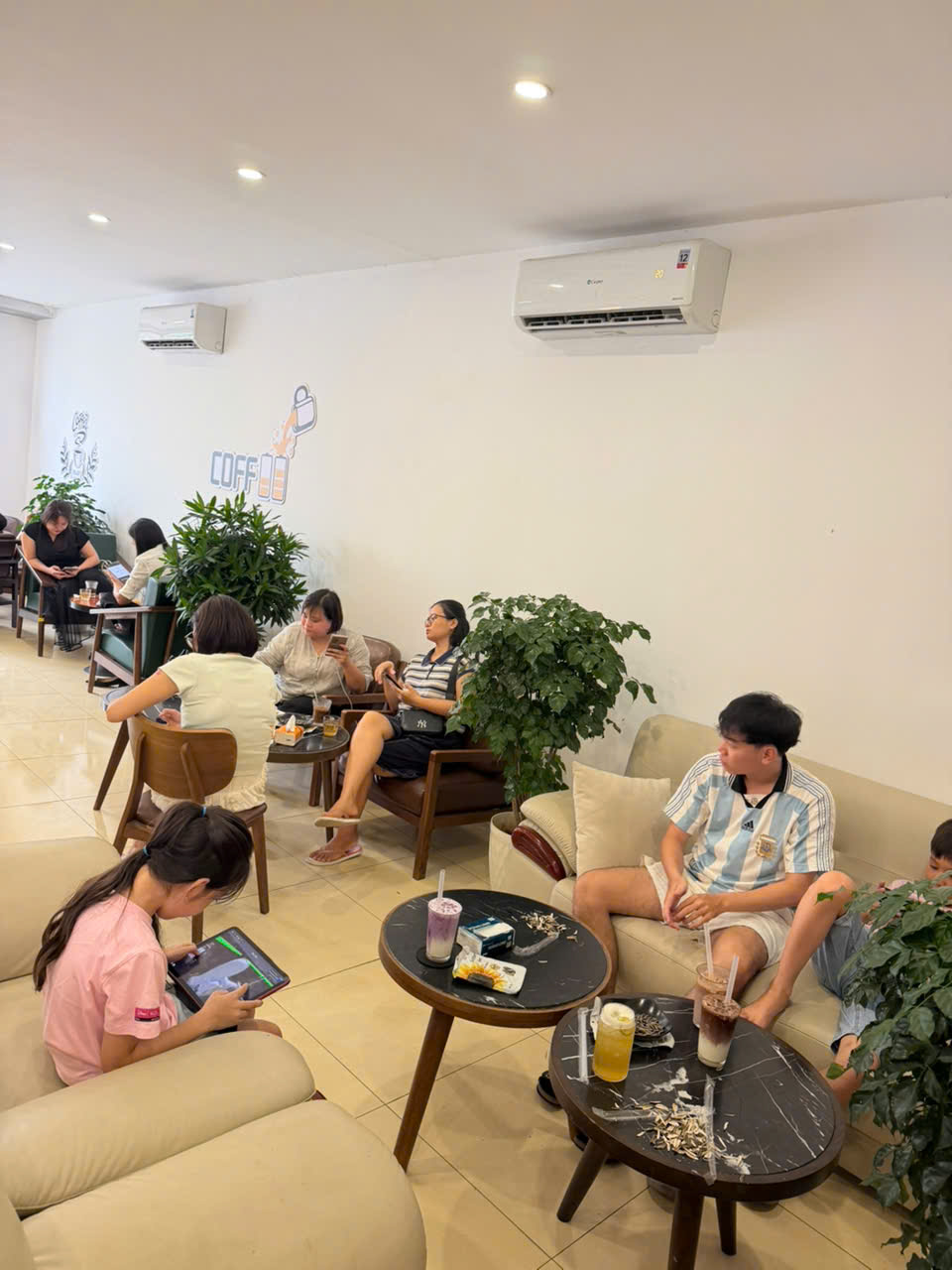 See Chill Tea & Coffee