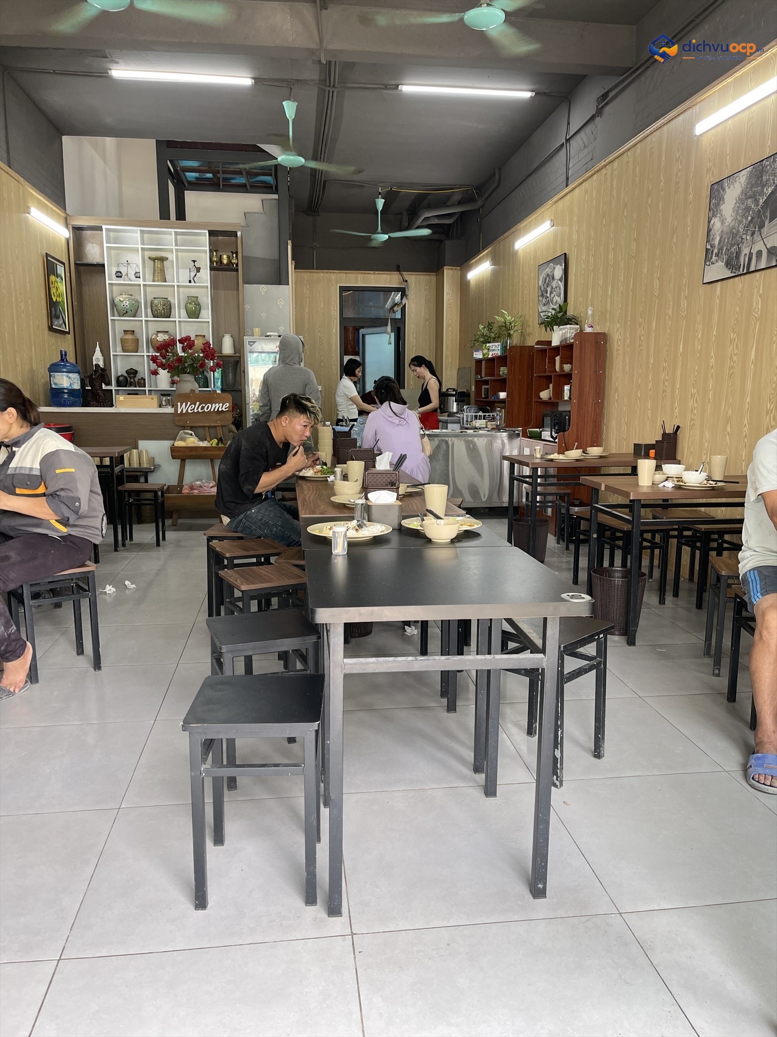 Tiệm cơm nhà