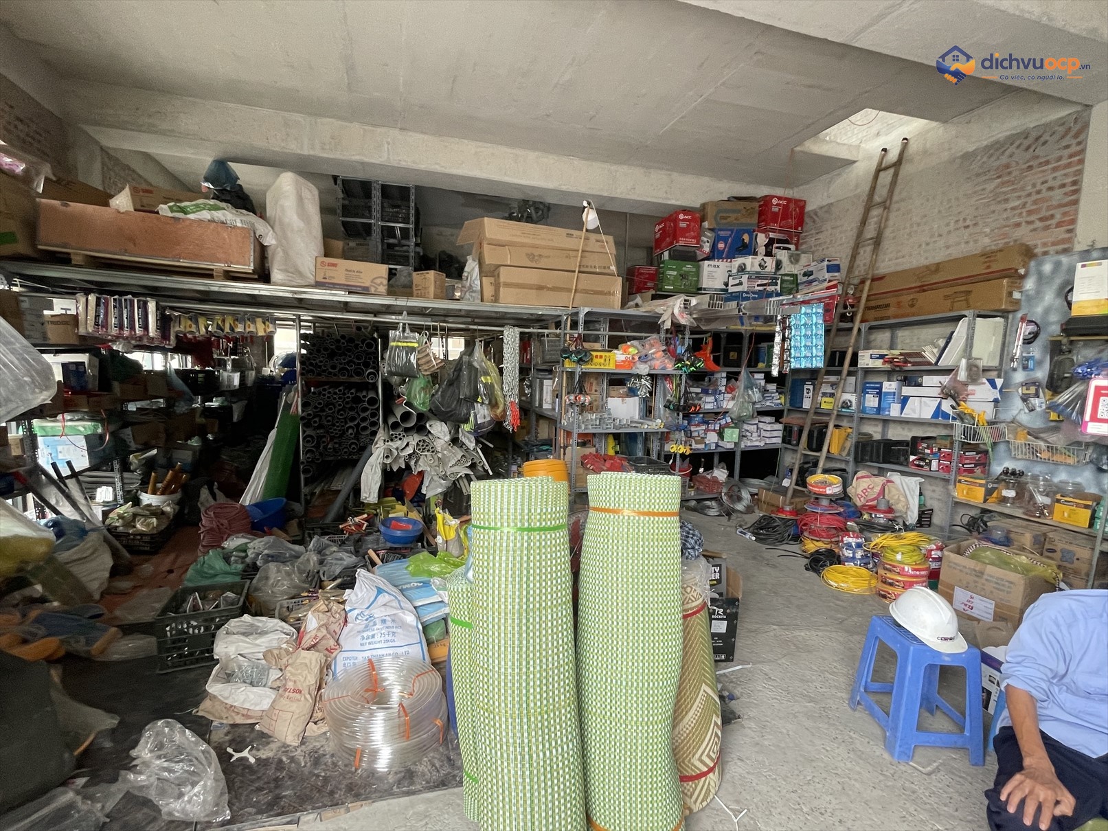 Cửa hàng Giang Sơn