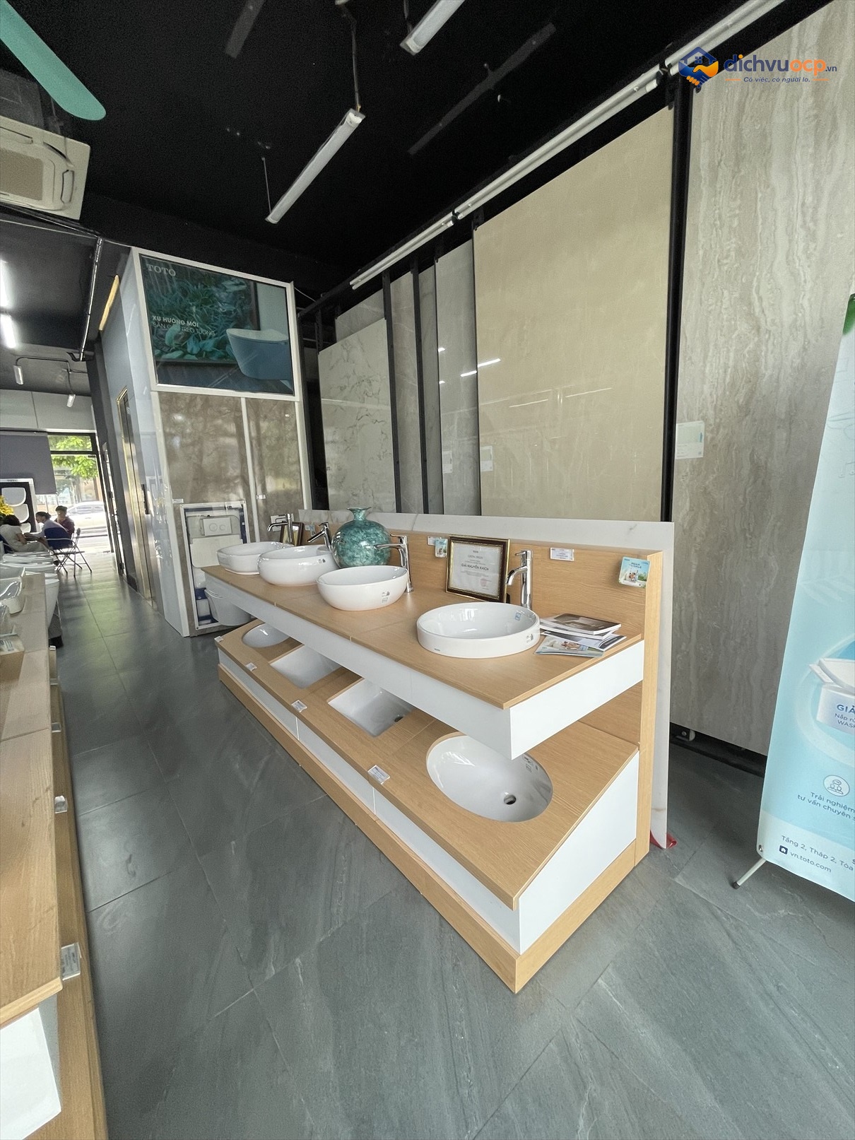TOTO Đại lý Hùng Quyên