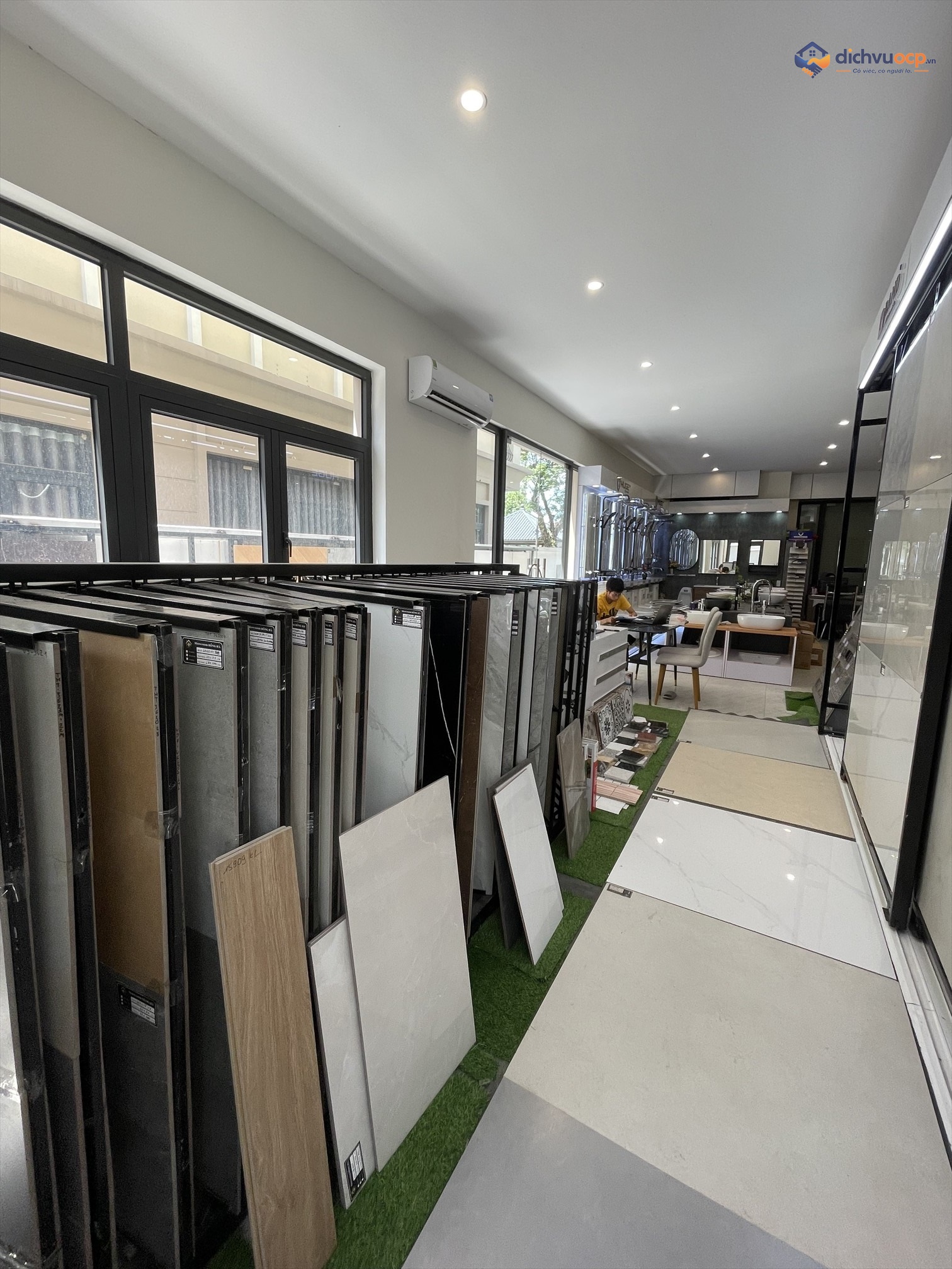 SHOWROOM Hồng Hà